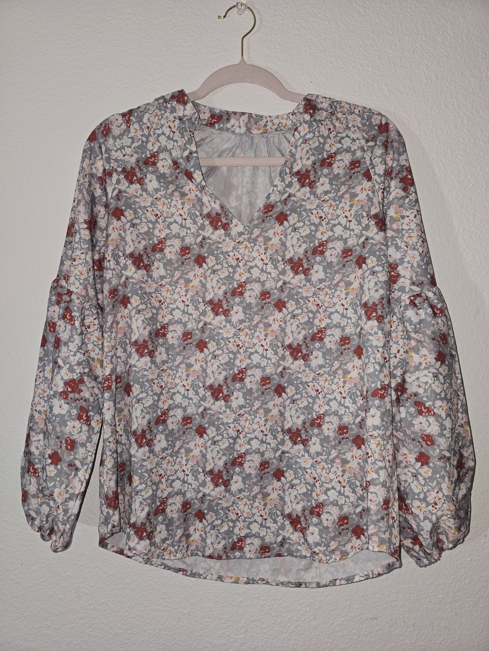 Women's Floral V-Neck Long-Sleeve Blouse - Gray Multi